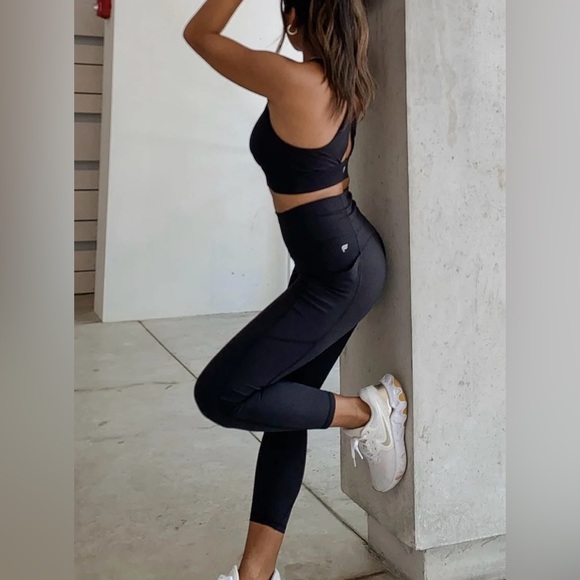 Fabletics Oasis PureLuxe High-Waisted 7/8 Black Leggings - Picture 3 of 6